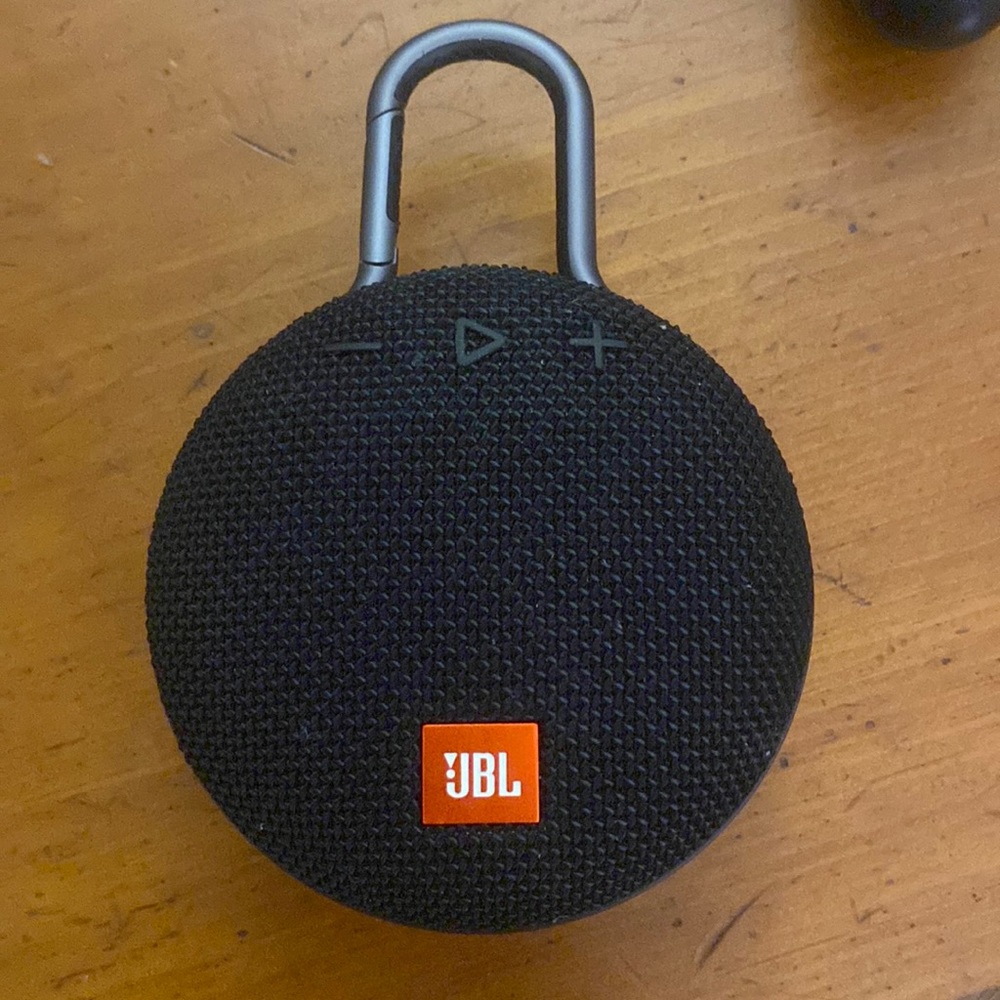 JBL clip speaker